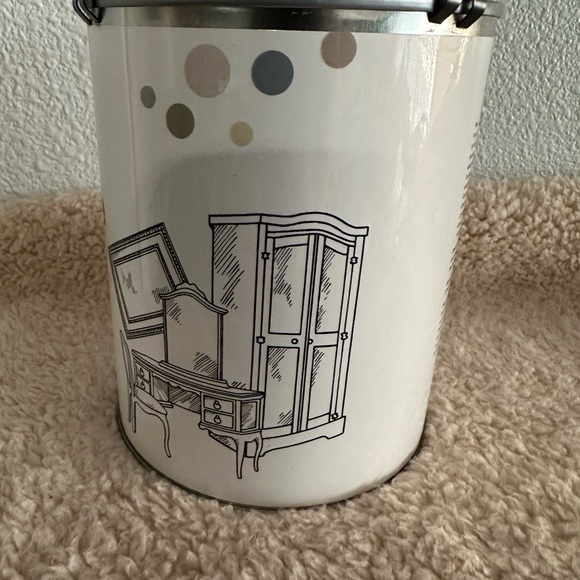 CHALK BASED FURNITURE PAINT. NWOT CANDY RED. HEMWAY - Picture 2 of 5